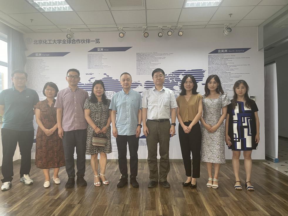 外事处对俄及独联体交流办公室主任梅文